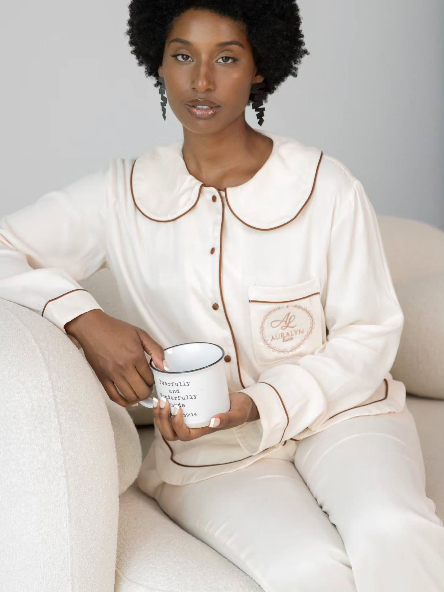 Discover effortless work from home style with comfortable, elevated loungewear designed to make your everyday moments feel beautiful